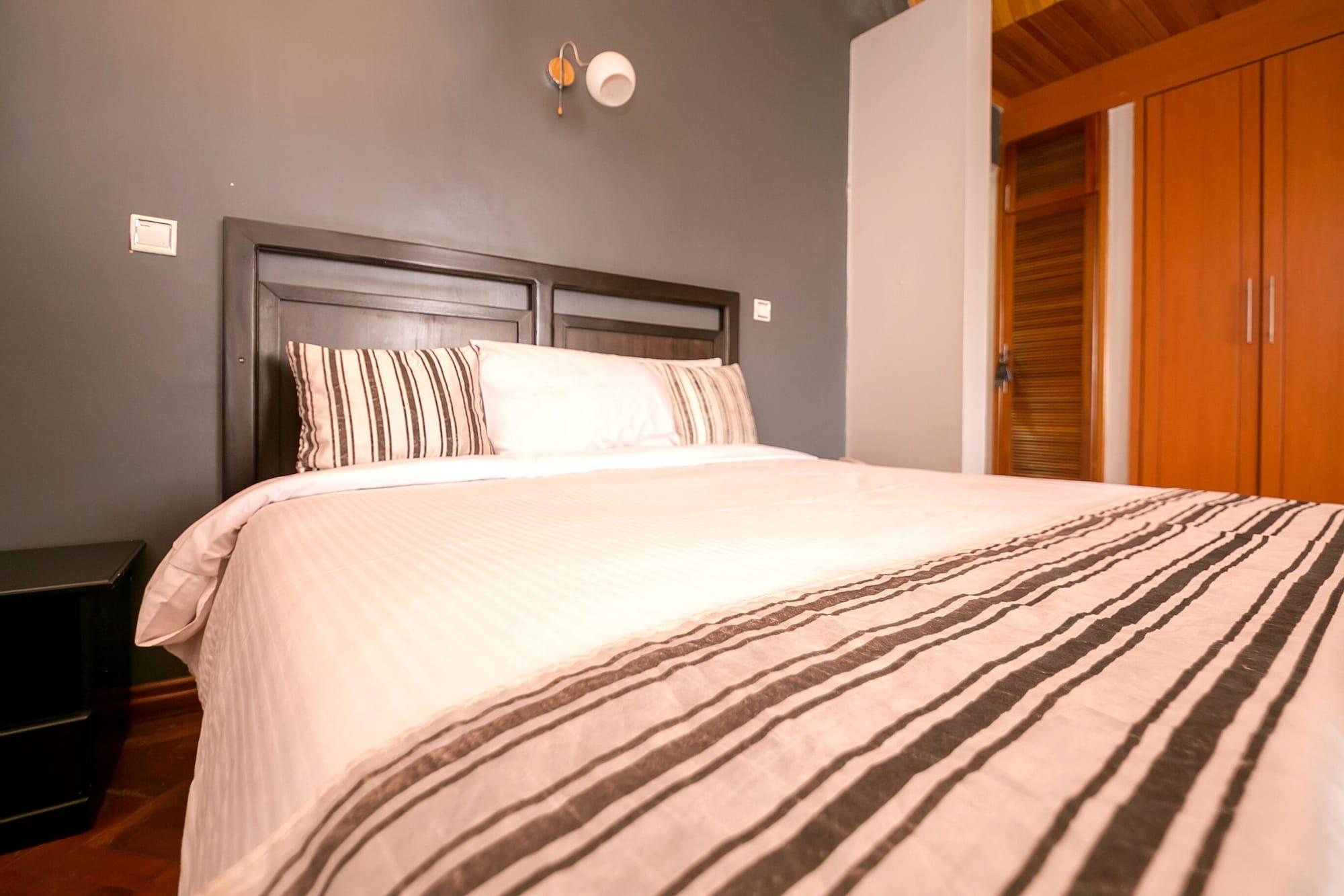 Meltonia Luxury Suites Nairobi Buitenkant foto