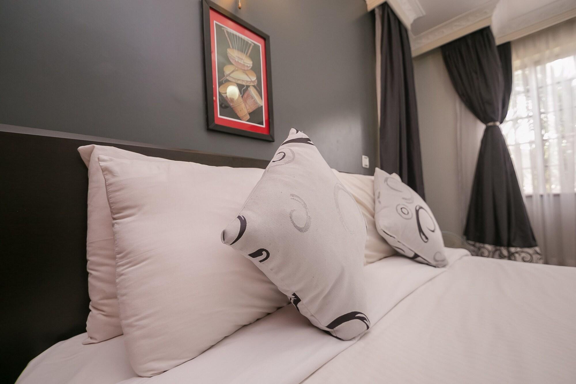Meltonia Luxury Suites Nairobi Buitenkant foto