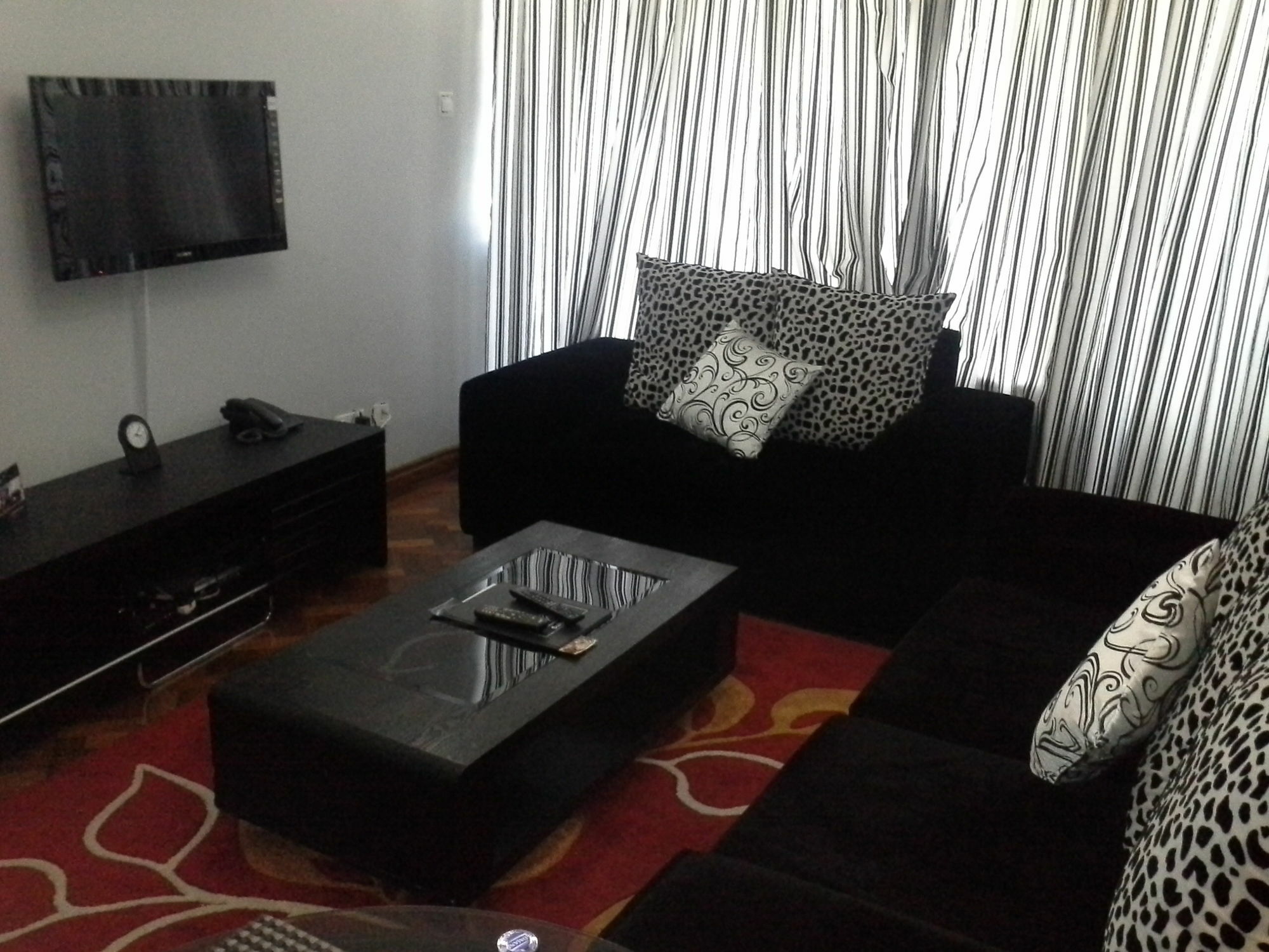 Meltonia Luxury Suites Nairobi Buitenkant foto