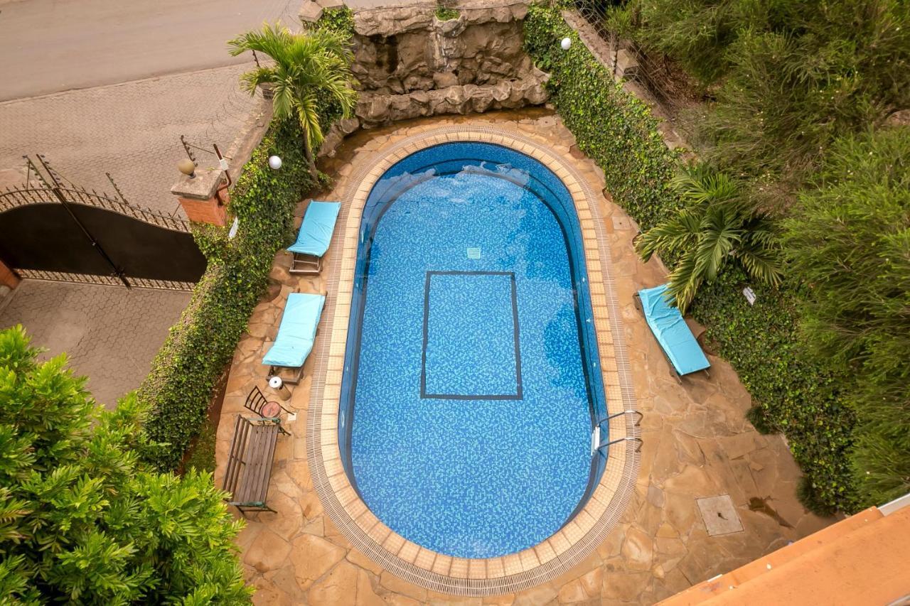 Meltonia Luxury Suites Nairobi Buitenkant foto