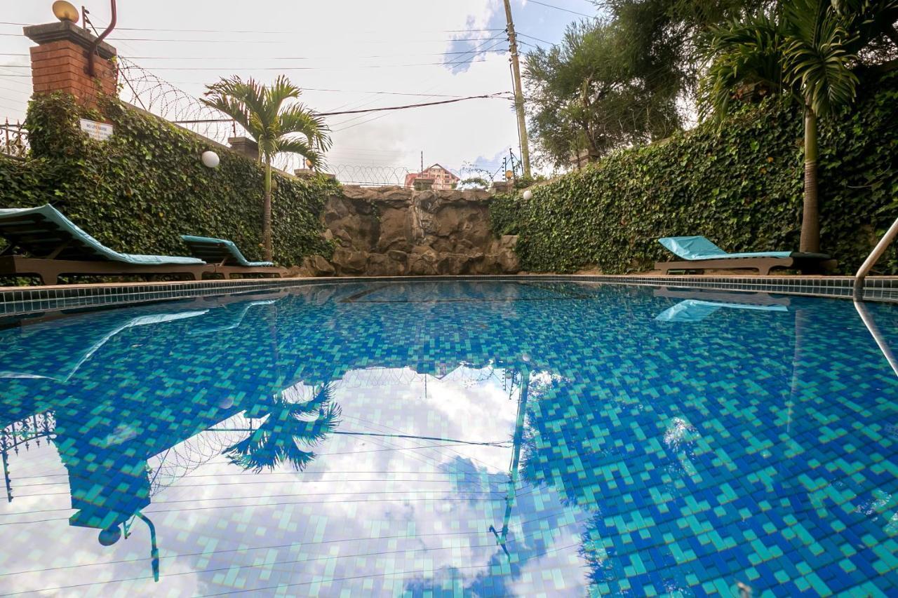 Meltonia Luxury Suites Nairobi Buitenkant foto